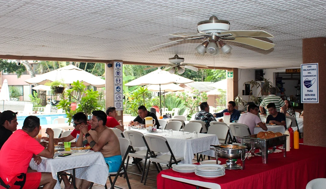 Hotel con alimentos incluidos y aventura — Restaurante buffet y hospedaje en Cotlamani Veracruz
