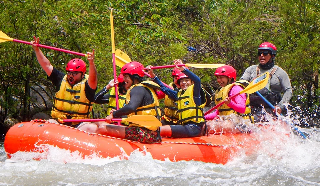 ¿Los niños pueden hacer rafting? Edad, seguridad y claves para preparar una aventura familiar en Jalcomulco, Veracruz, con calma y emoción compartida.
